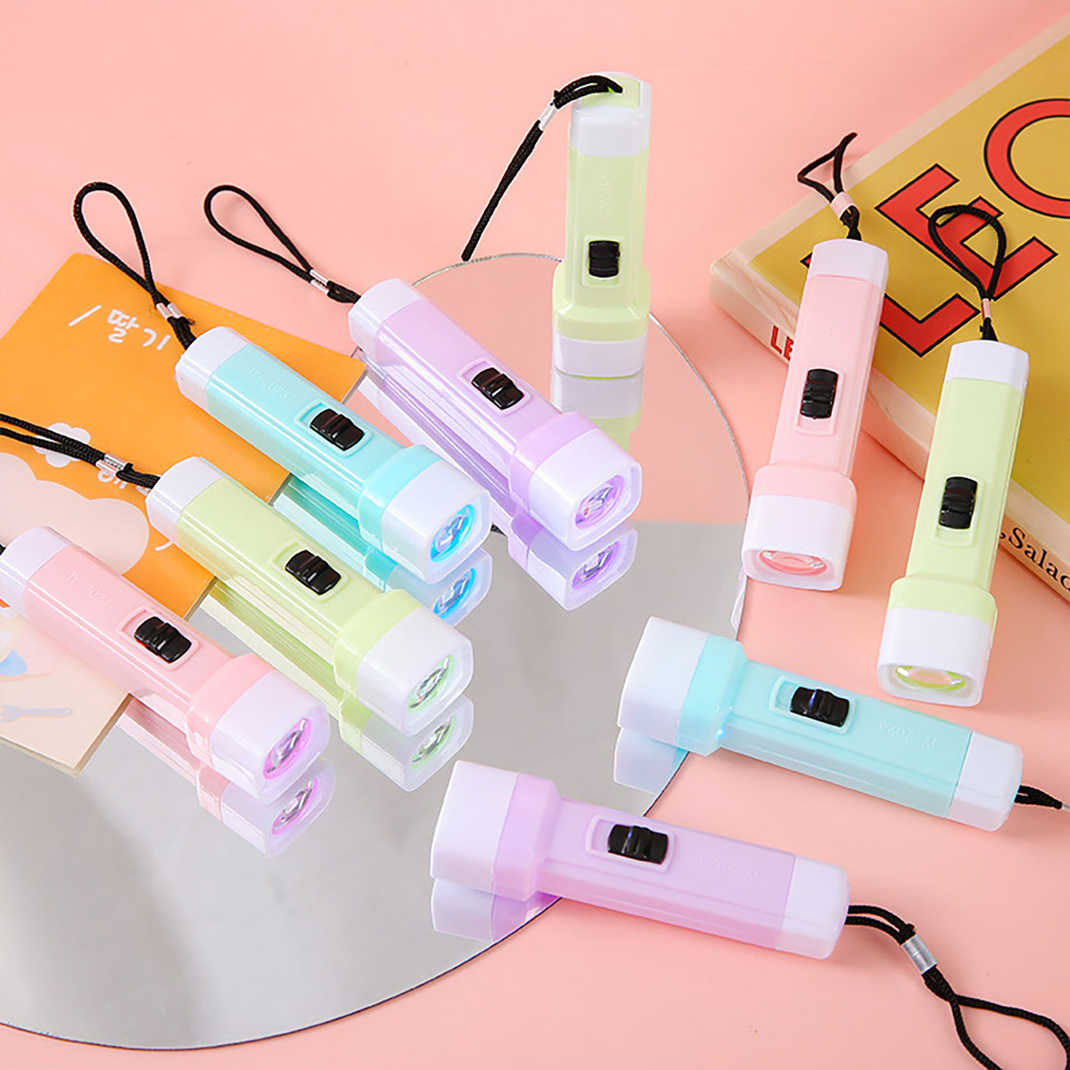 12/24 pezzi mini torcia a LED per bambini festa di compleanno festa di nozze regalo per gli ospiti decorazione di bomboniere di carnevale di Natale di Halloween