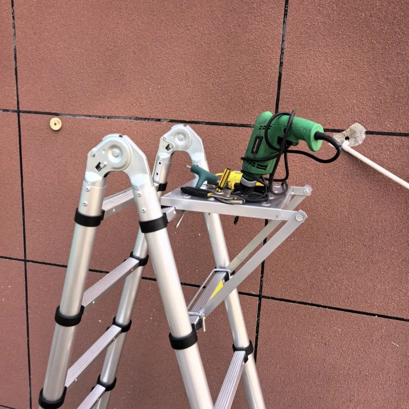 Nuovo tipo di accessori per scale in alluminio, banchi da lavoro, piattaforme triangolari, piattaforme di stoccaggio e piattaforme di installazione semplici