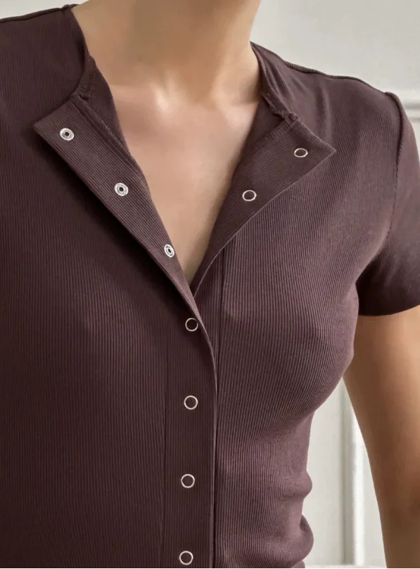 Shorts de macacão femininos misturados em cor café com botão único definido na cintura
