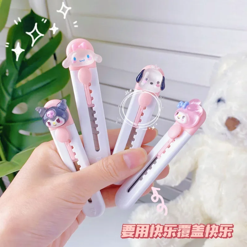 Coltello multiuso portatile per cartoni animati Mini taglierina per carta elasticizzata Apriscatole Tagliacarte Forniture per cancelleria per ufficio e scuola