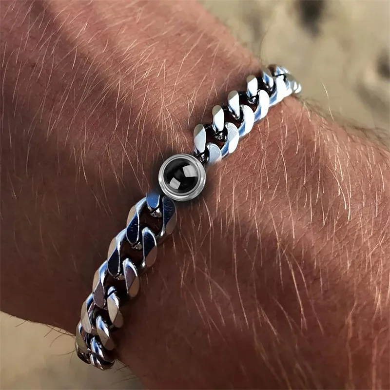 Pulseira personalizada com imagem interna de aço de titânio pulseira de corrente cubana com projeção de foto personalizada para homens e mulheres