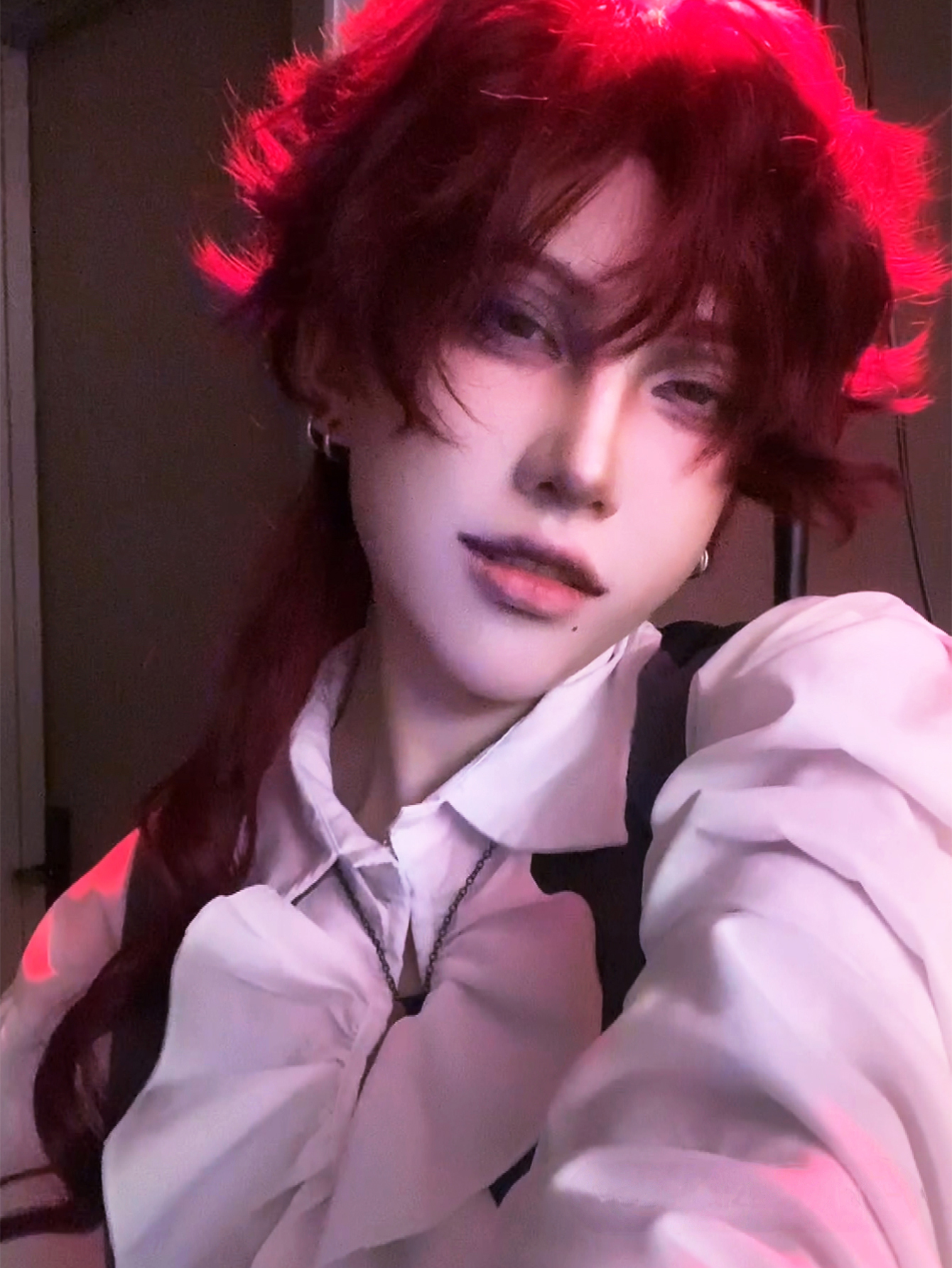 12 Polegada cabelo curto ondulado com 24 Polegada cabelo trançado vinho vermelho perucas sintéticas com bang peruca para homem ou mulher cosplay resistente ao calor