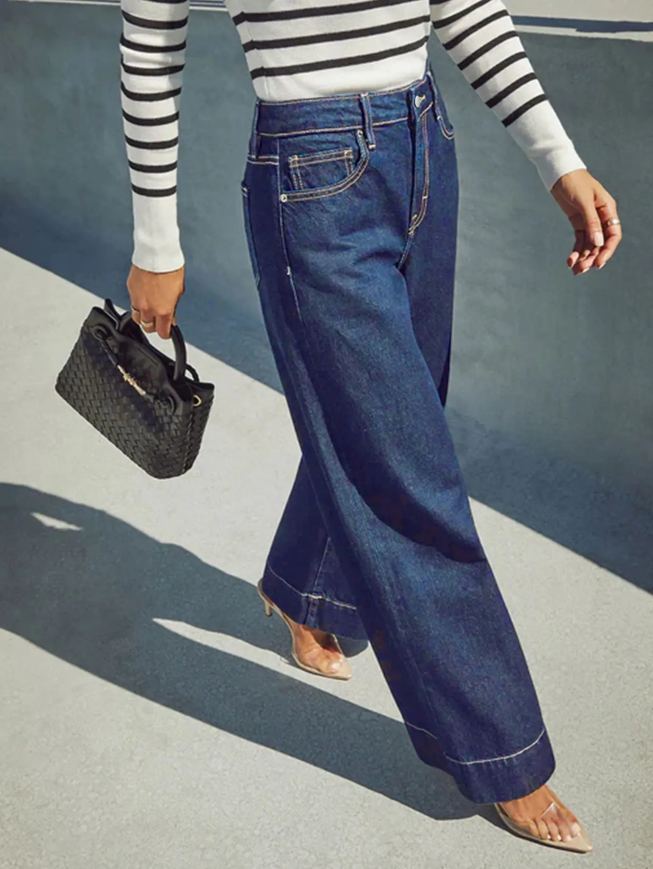 Jeans femininos clássicos azuis de cintura alta com pernas largas – jeans elásticos com botão, macios e confortáveis, jeans de lavagem vintage de ajuste fino