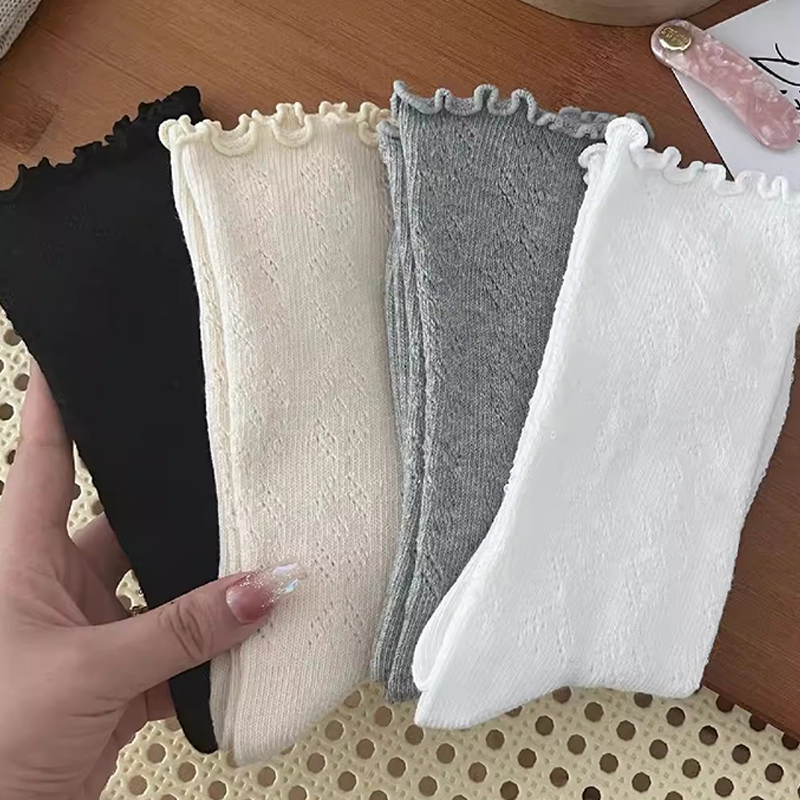 Полые носки в стиле ретро для женщин, черные, бежевые, полые свободные носки средней длины для женщин, повседневные милые модные длинные ворсовые чулки для девочек