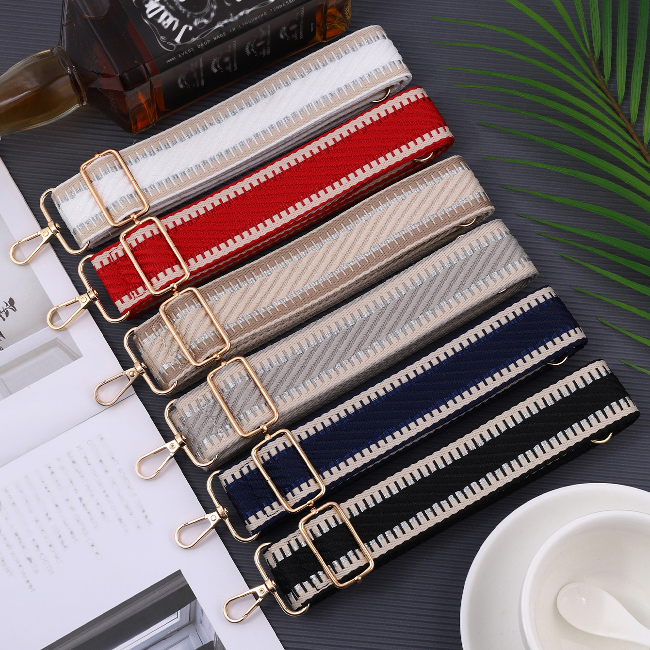 Minimalist ische Schulter gurte, die durch multifunktion ale Taschen ersetzt werden können Verstellbares Reise zubehör mit einer Schulter