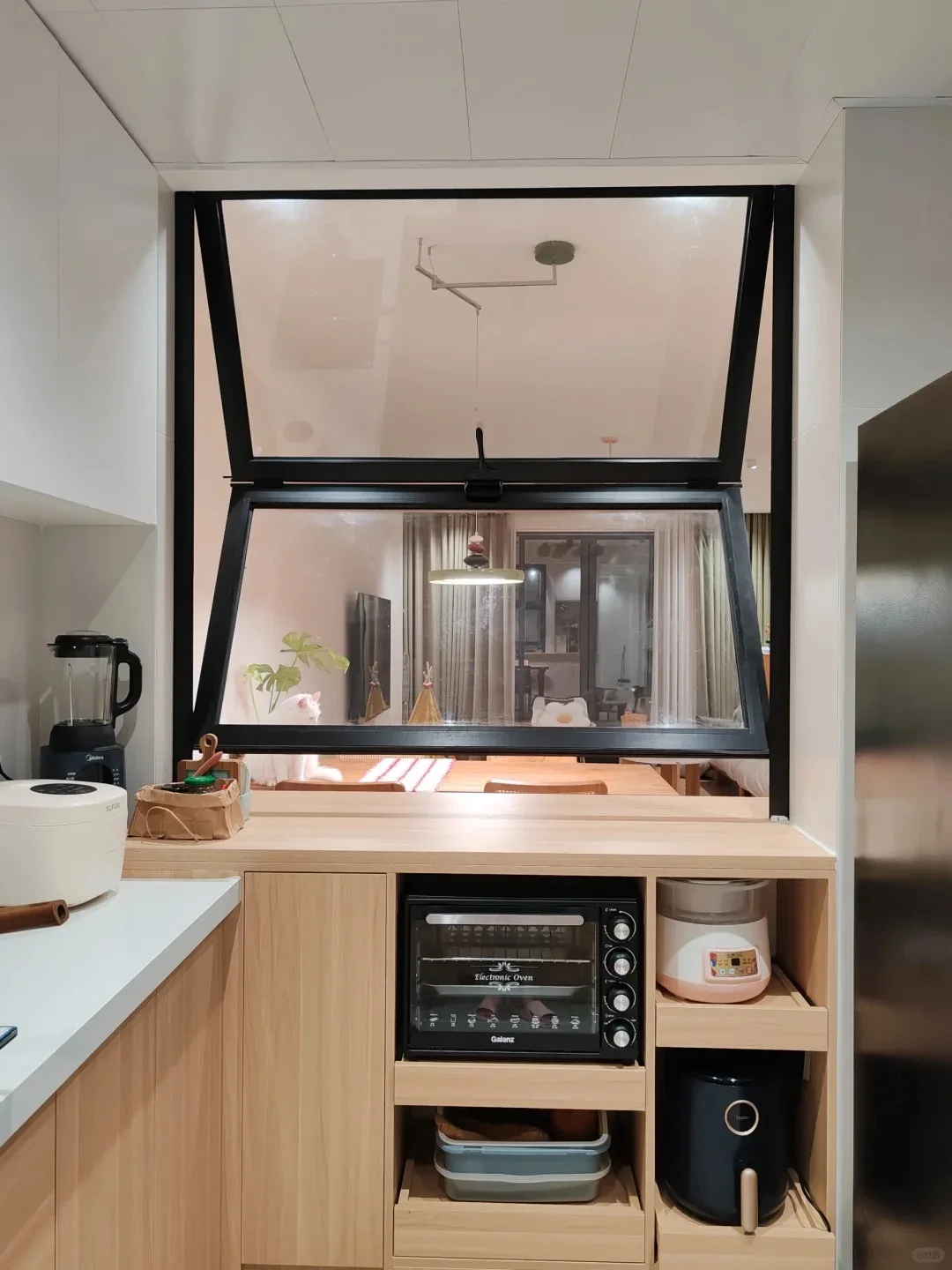 ห้องครัว Bi-Fold Window โรงงานอุปทานโดยตรงพับ Windows สําหรับ Cafe Shop แก้วอลูมิเนียมแนวตั้งพับ Windows