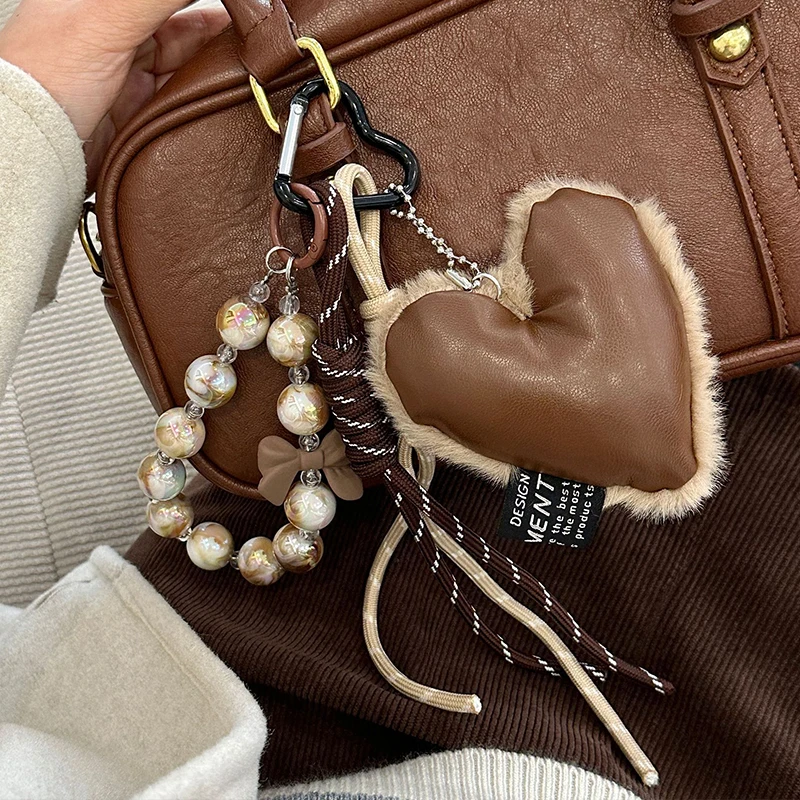 Pendenti chiave a catena in cordoncino di silicone peluche in pelle a forma di cuore Pendenti con ciondolo per borsa da donna Portachiavi per coppia Giocattolo per bambini Regalo Gioielli chiave