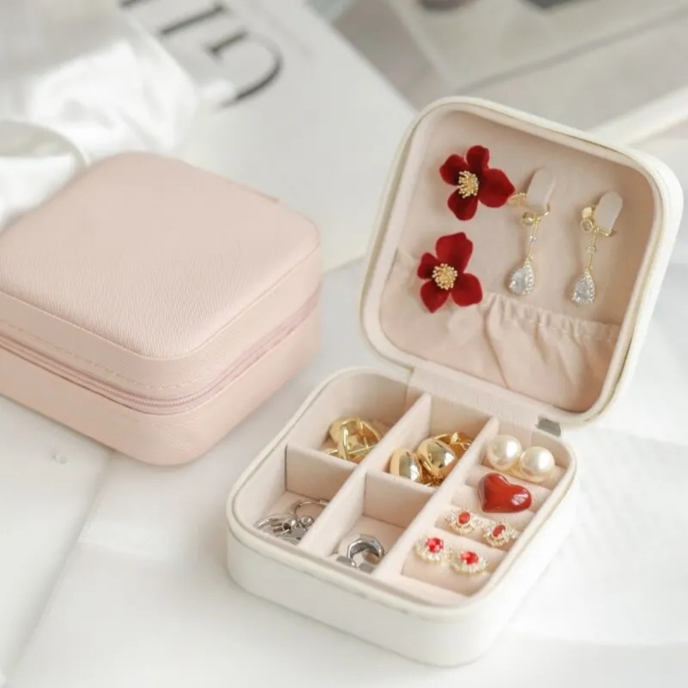 Portable Mini Jewelry Storage Box Earrings Necklace Ring Jewelry Organizer Display Travel Organizer Jewelry Leather Storage Case