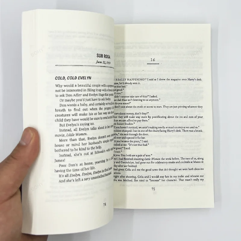 Livro em inglês dos sete maridos de Evelyn Hugo Story