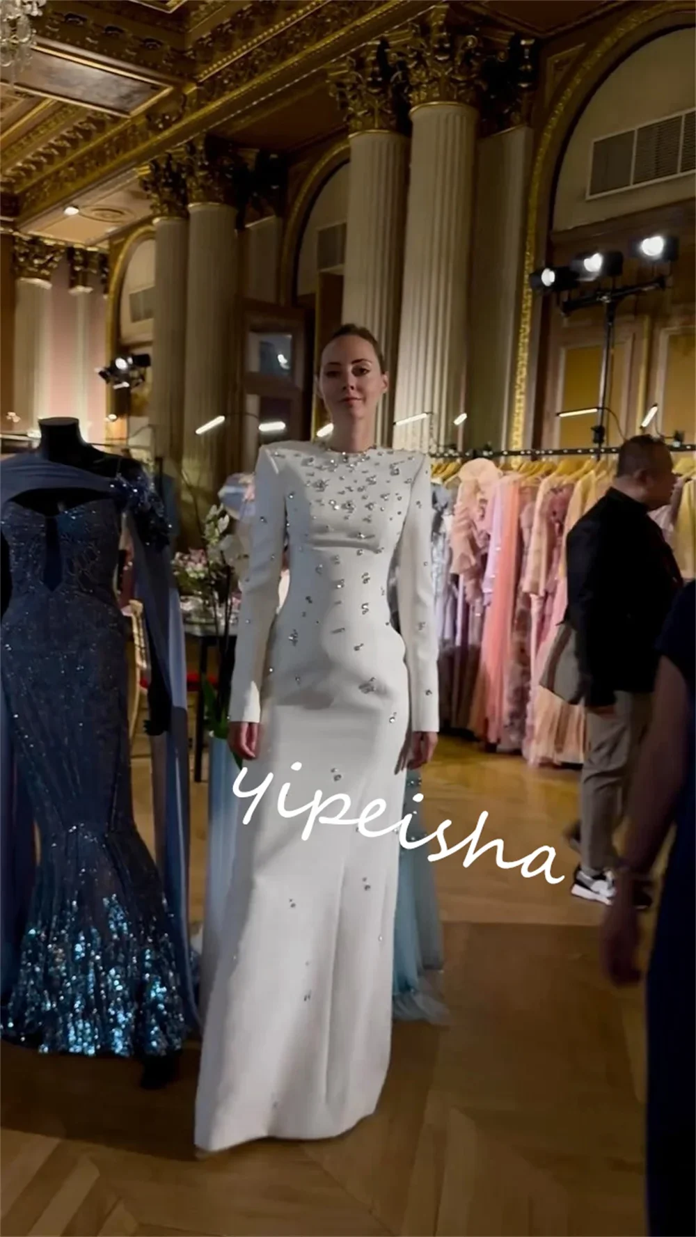 ที่กําหนดเอง Jersey Sequined Graduation Sheath อัญมณี Bespoke โอกาสชุด Midi ชุด
