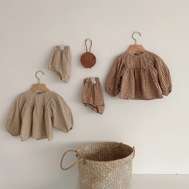 Conjunto de blusa a cuadros 100% algodón y pantalones cortos de PP para niños pequeños