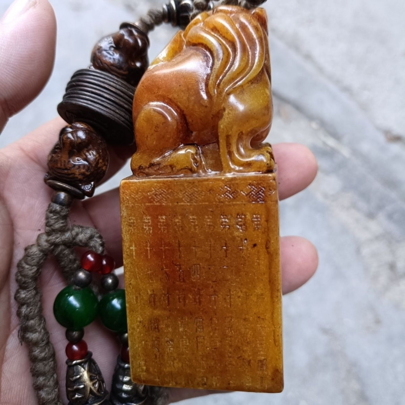 Antique Collection Natural Dense Wax Seal Handheld Piece,The patina is rich and the condition is intact,Real Shooting