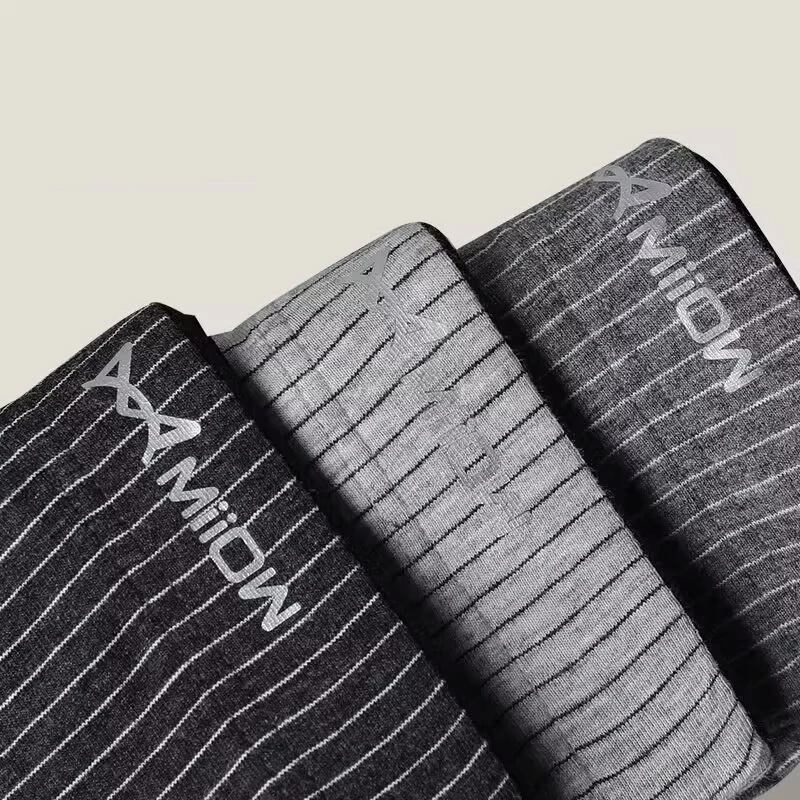 MiiOW 4Pcs Baumwolle männer Boxer Unterwäsche Graphene Antibakterielle Mann Badehose Atmungs Gestreiften Männer Unterhose Boxer Männlichen Höschen