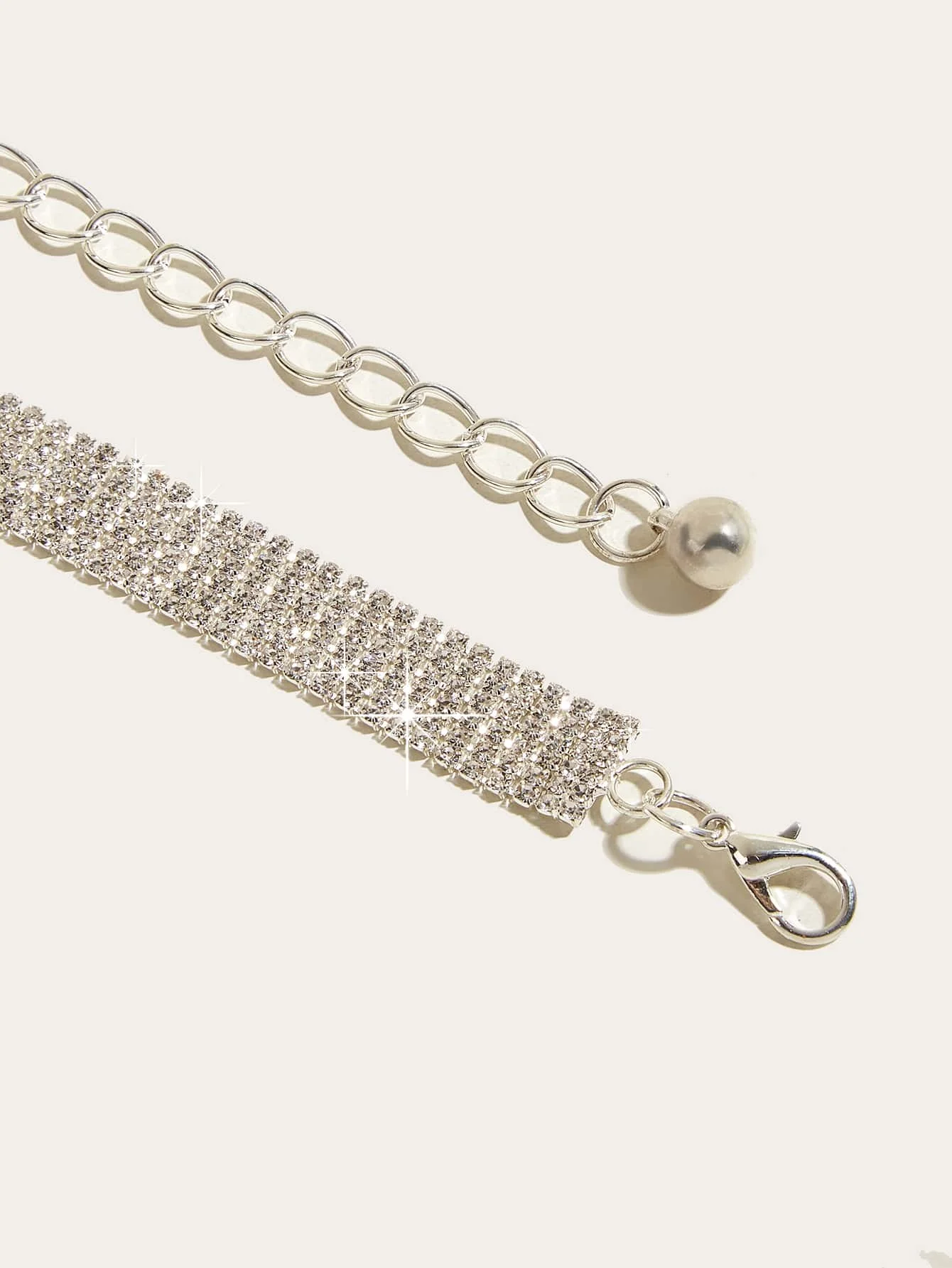 Cinto de corrente com decoração de strass