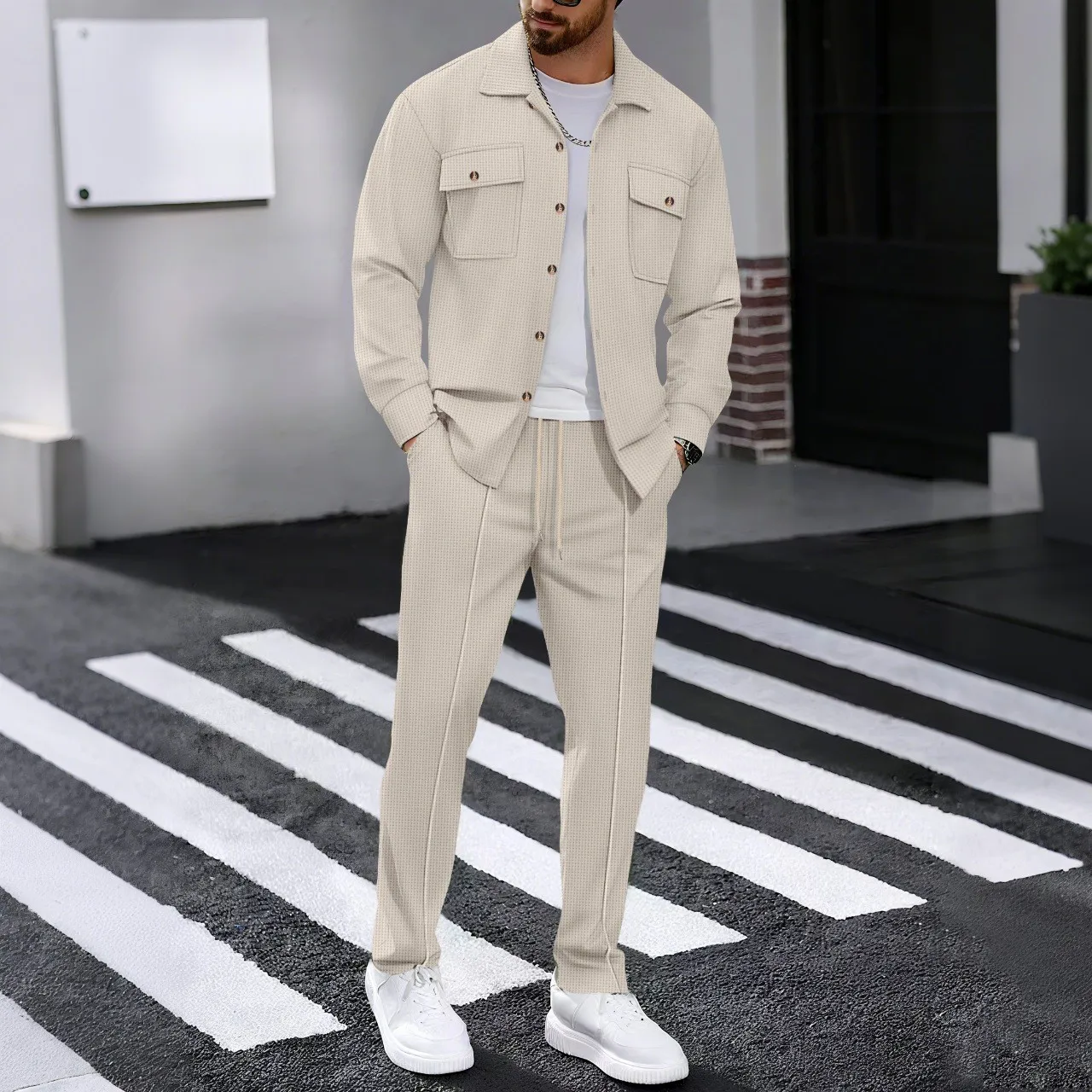 Neues Set aus langärmligem, einfarbigem Cardigan-Hemd und Hose mit Doppeltaschen und Knöpfen im Herbststil mit Waffelmuster