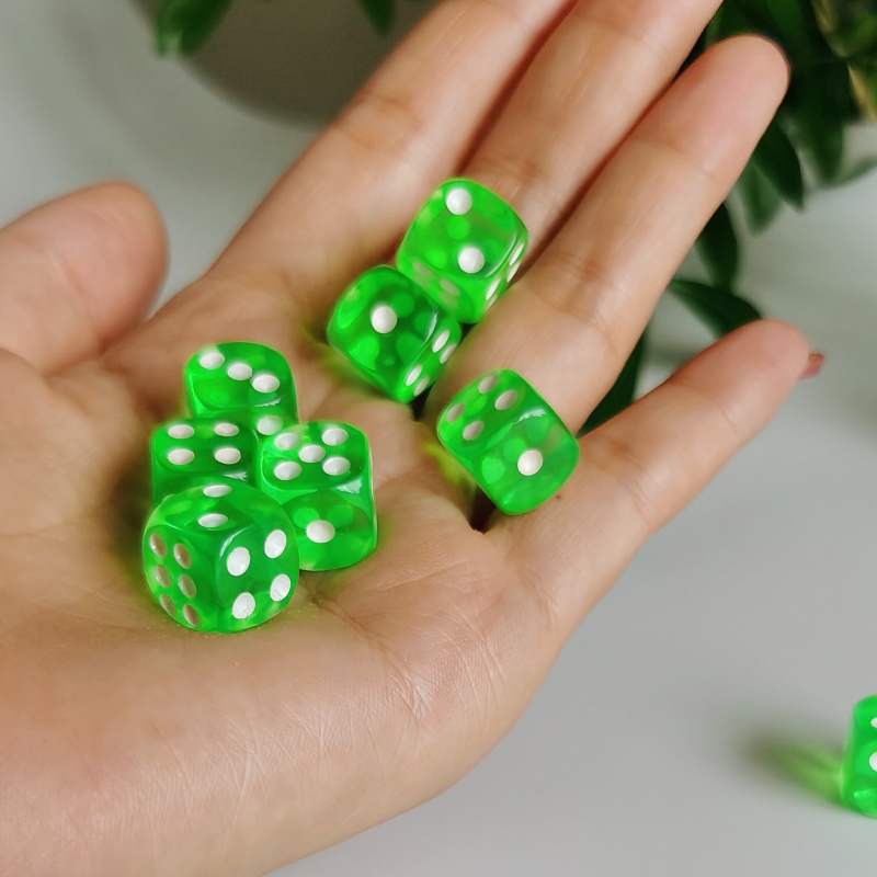 10pc/lot D6 Dice 6 Faces Dice Casino Table Game Dice Transparent Color Acrylic Dice D6 12mm Casino Dice Set