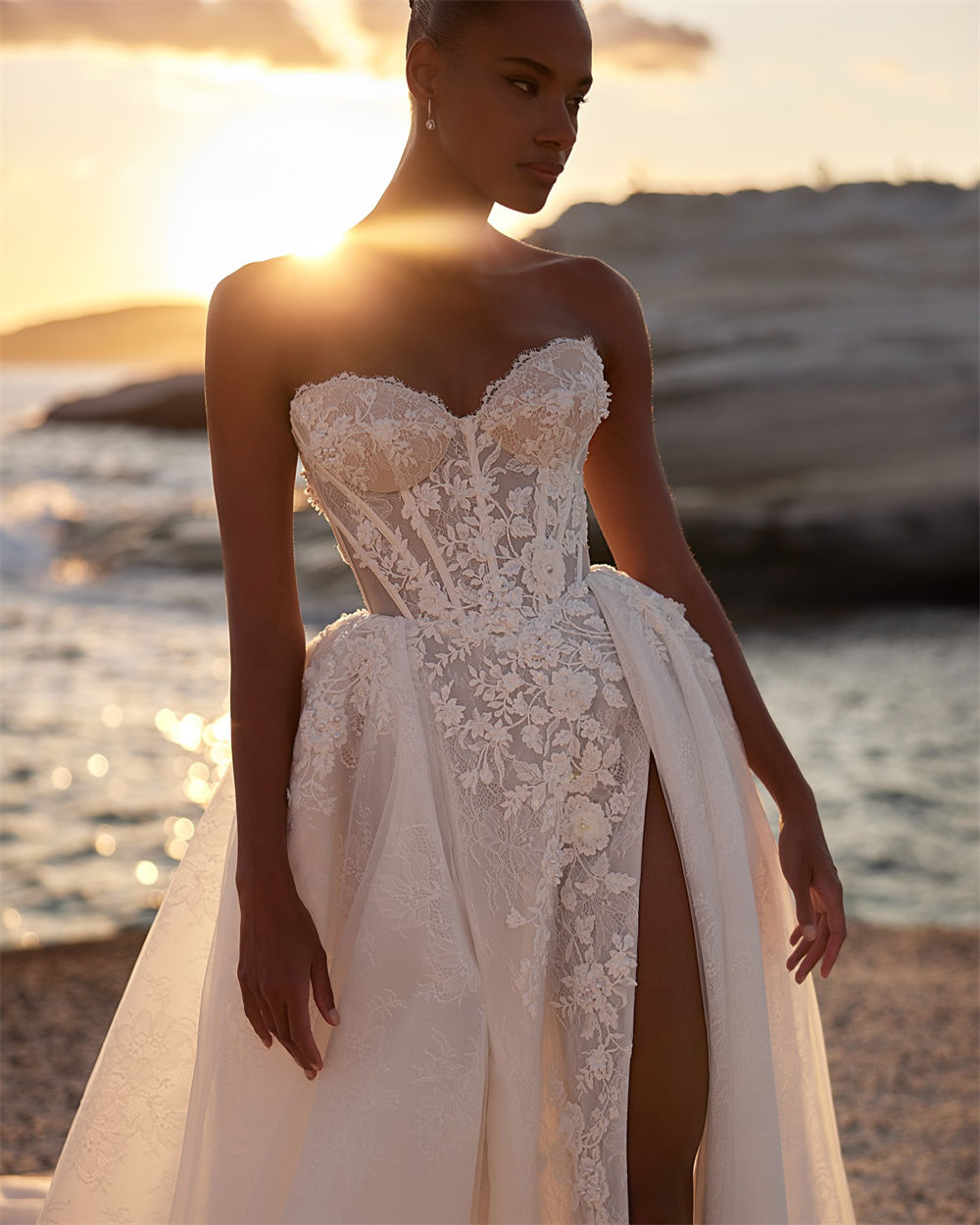 Bezaubernde Brautkleider mit V-Ausschnitt und Spitzenapplikationen in A-Linie, Seitenschlitz, Sweep-Zug, nach Maß, 2025, Vestido De Noival;