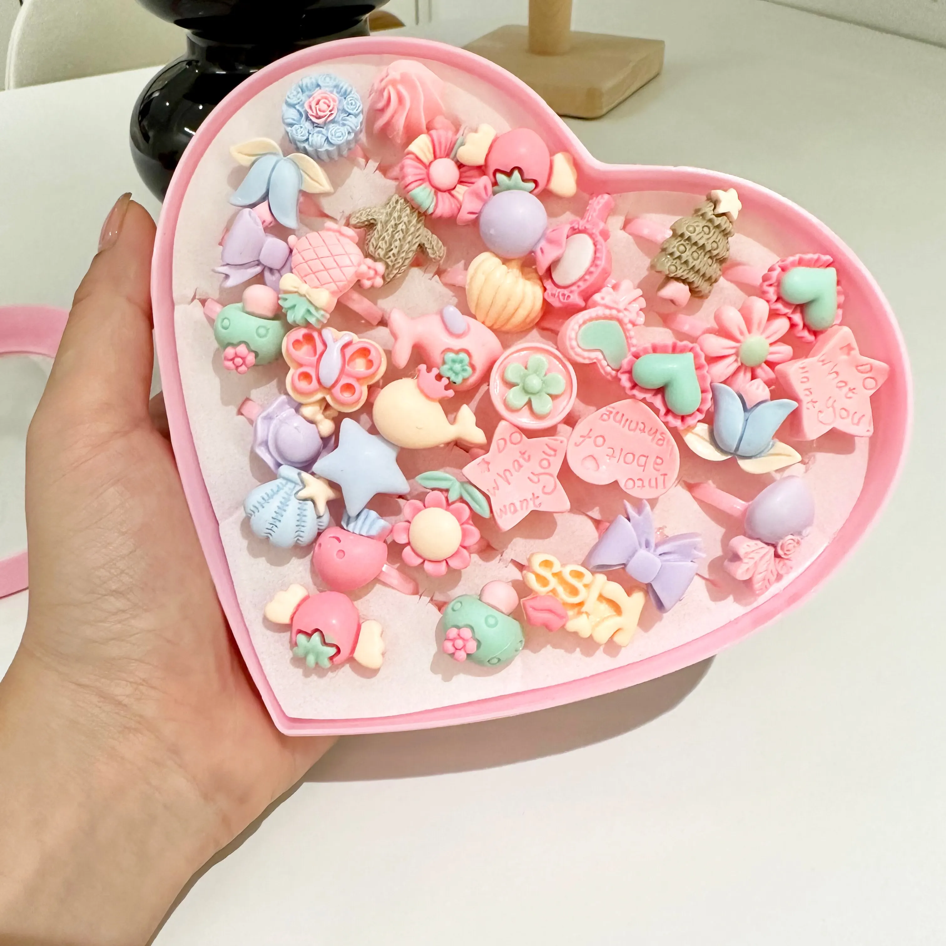 36PC 아이 귀여운 반지 수지 만화 보석 꽃 모양 조정 가능한 반지 세트 창조적 인 액세서리 소녀 선물