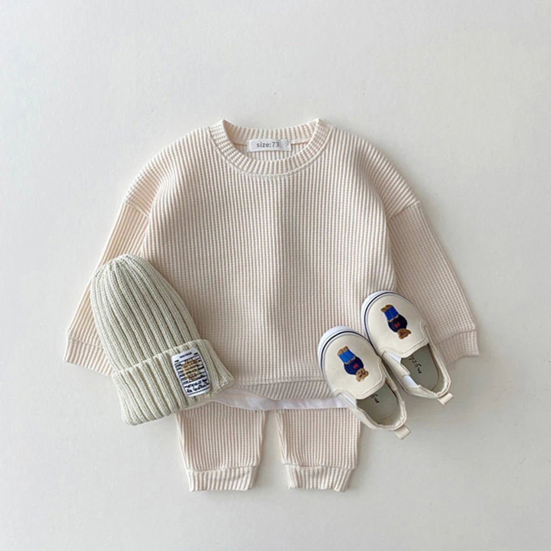 Conjuntos de ropa para bebés pequeños de Corea, conjunto de ropa para bebés, sudadera de algodón de gofre de dos piezas simulada + Pantalones, traje de 2 uds., 2024