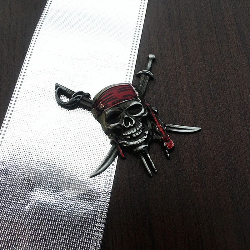 Car Styling 3D Metal Pirate Skull Emblem Badge Stickers Decals Auto Motorcycle Cover Scratches Personality Decor Accessories