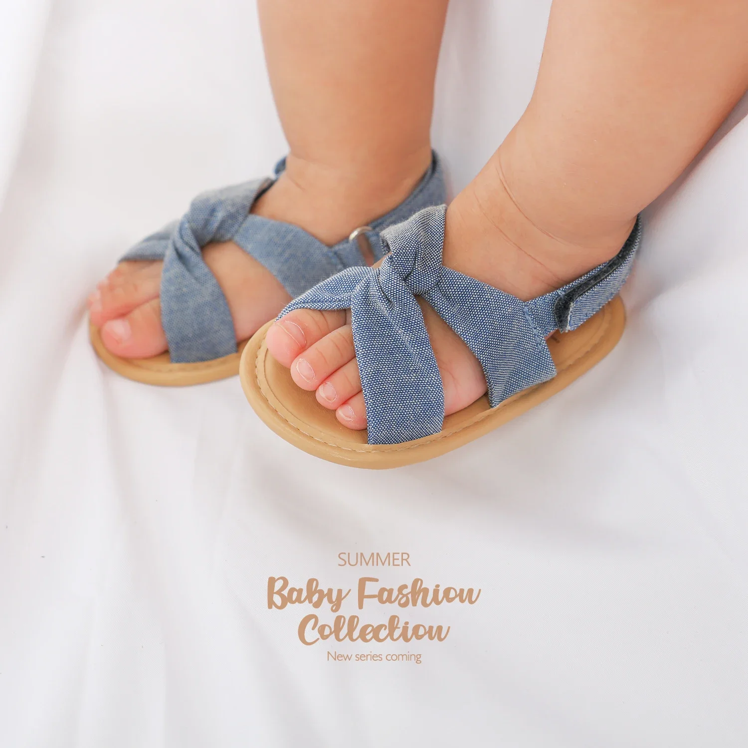 Oddychające letnie nowonarodzone dziewczynki sandały buty małe dzieci prosty styl jednokolorowe buty z miękką podeszwą Outdoor Indoor Prewalker