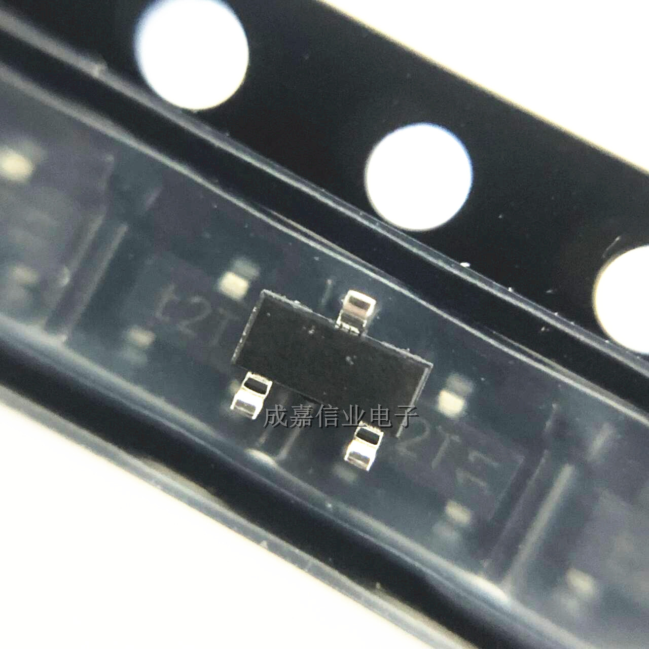 100ชิ้น/ล็อต PMBT4403 SOT-23-3เครื่องหมาย; t2T PNP Trans GP BJT PNP 40V 0.6A 250MW ยานยนต์3-Pin