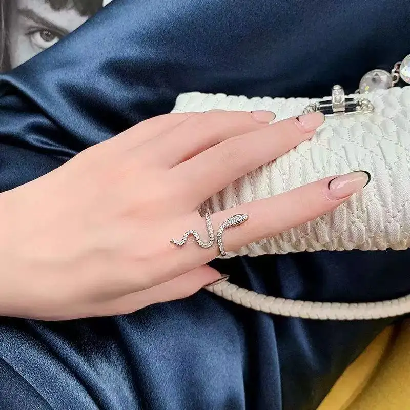 Bagues ouvertes pour hommes et femmes, Style rétro Simple et délicat, Micro-incrusté Serpentine, strass, élégance rétro pour la mode M