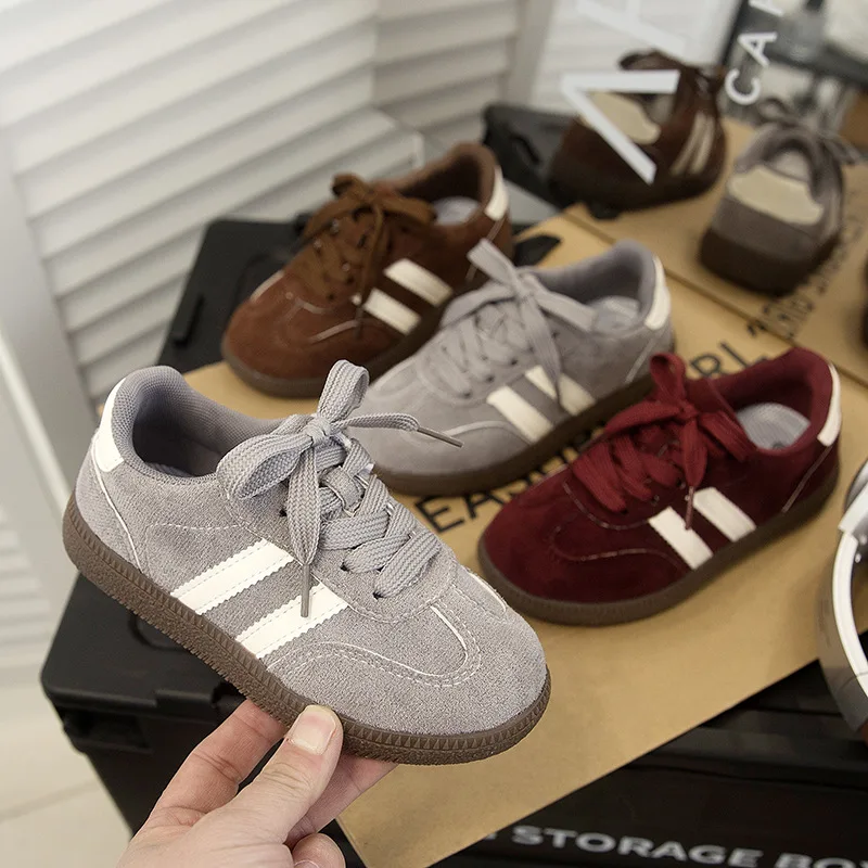 Dziewczęce rekreacyjne buty sportowe 2025 wiosna jesień nowe chłopięce modne trampki dziecięce buty do biegania maluch pojedyncze buty na świeżym powietrzu