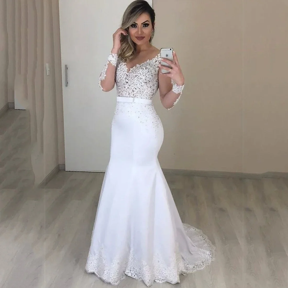 Vestidos de novia elegantes de sirena con cuello redondo y apliques de encaje y mangas largas personalizados