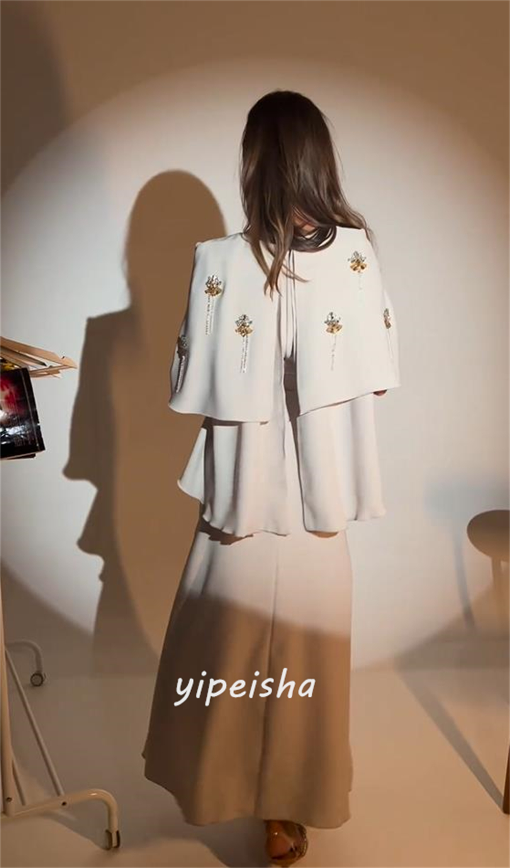 Personalizado yipeisha clássico estilo moderno formal noite o pescoço a linha borla apliques vestidos de ocasião sob medida