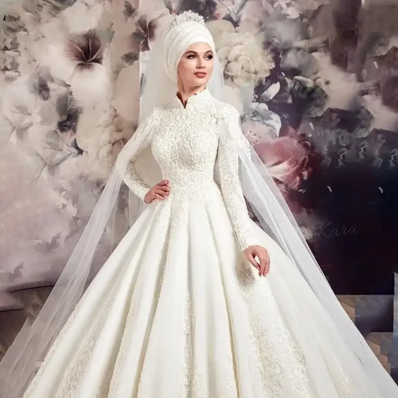 Abito da sposa classico con applicazioni in pizzo a collo alto Sweep Train maniche lunghe Abiti da sposa vintage da chiesa musulmani a-line personalizzati