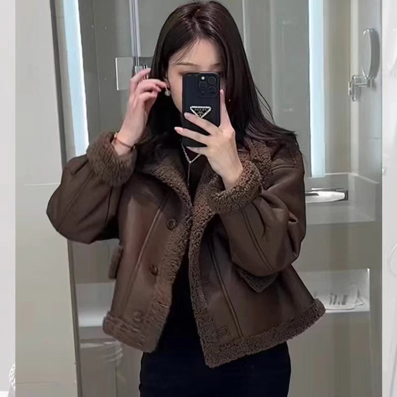 2024 New Motorcycle Jacket Women's Thickened Lamb Fur Skin Integrated Short Size Small Winter Outerwear Fashionable