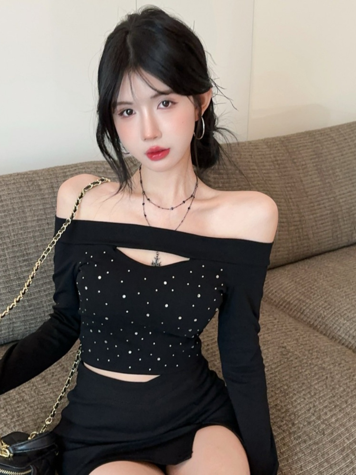 Pure Desire セクシーなデザイン長袖レディース Tシャツショート中空アウトワンショルダーダイヤモンドヒートプレス高級感トップ