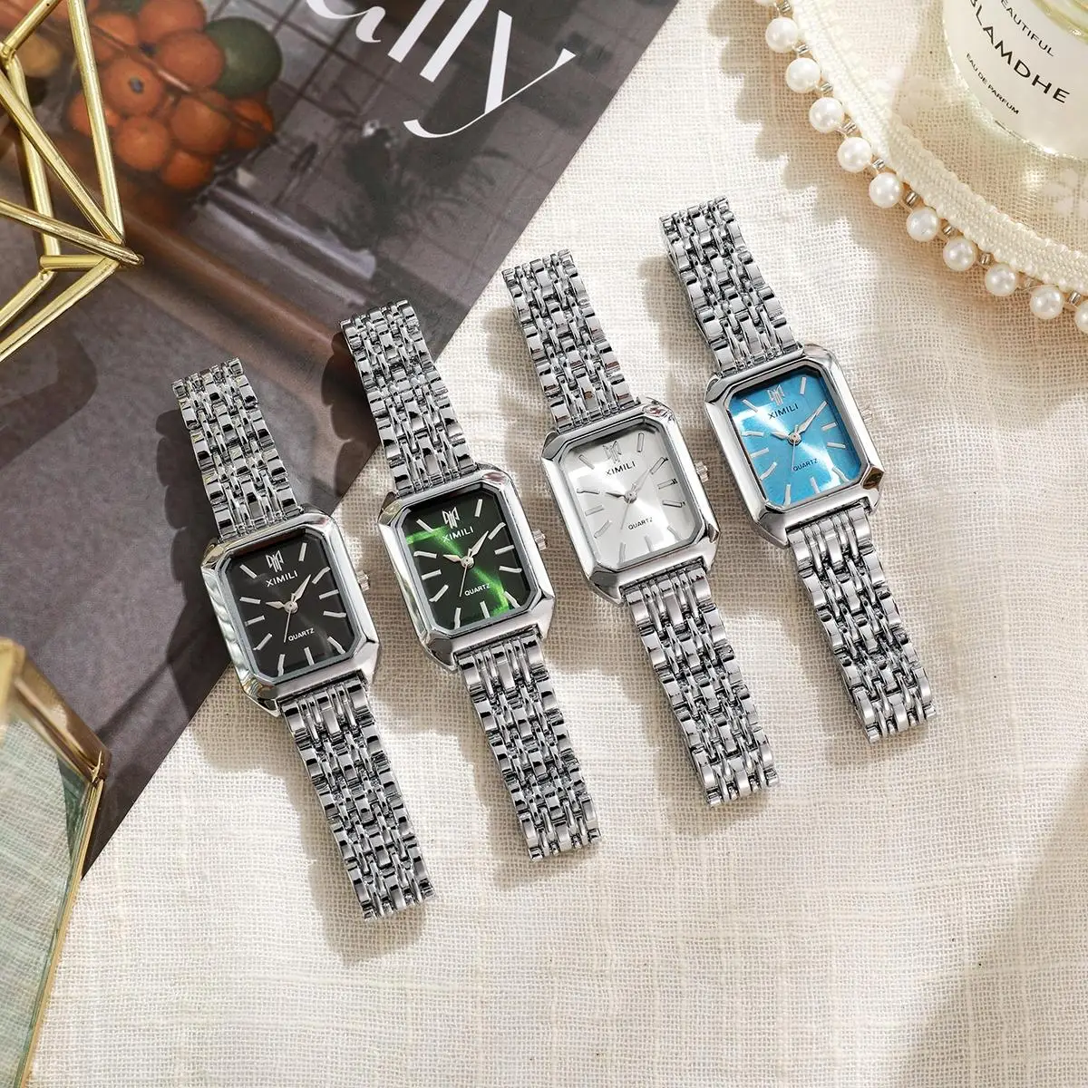 Modieus klassiek vijf kralenarmbandhorloge Vierkant damesmode horloge Goddess Essential