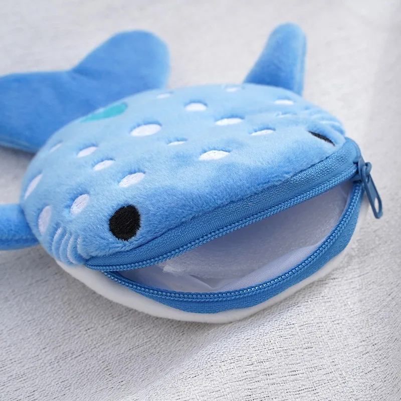 Nuovo portamonete in peluche di squalo cartone animato Portamonete carino con portachiavi Organizzatore di cavi dati Custodia con cerniera Piccolo regalo