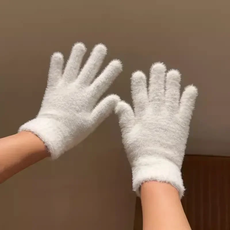 Luvas de veludo coral sem dedos monocromáticas, peludas, respiráveis, macias, espessadas, à prova de frio, versáteis, coreanas, estilo INS, adoráveis, inverno