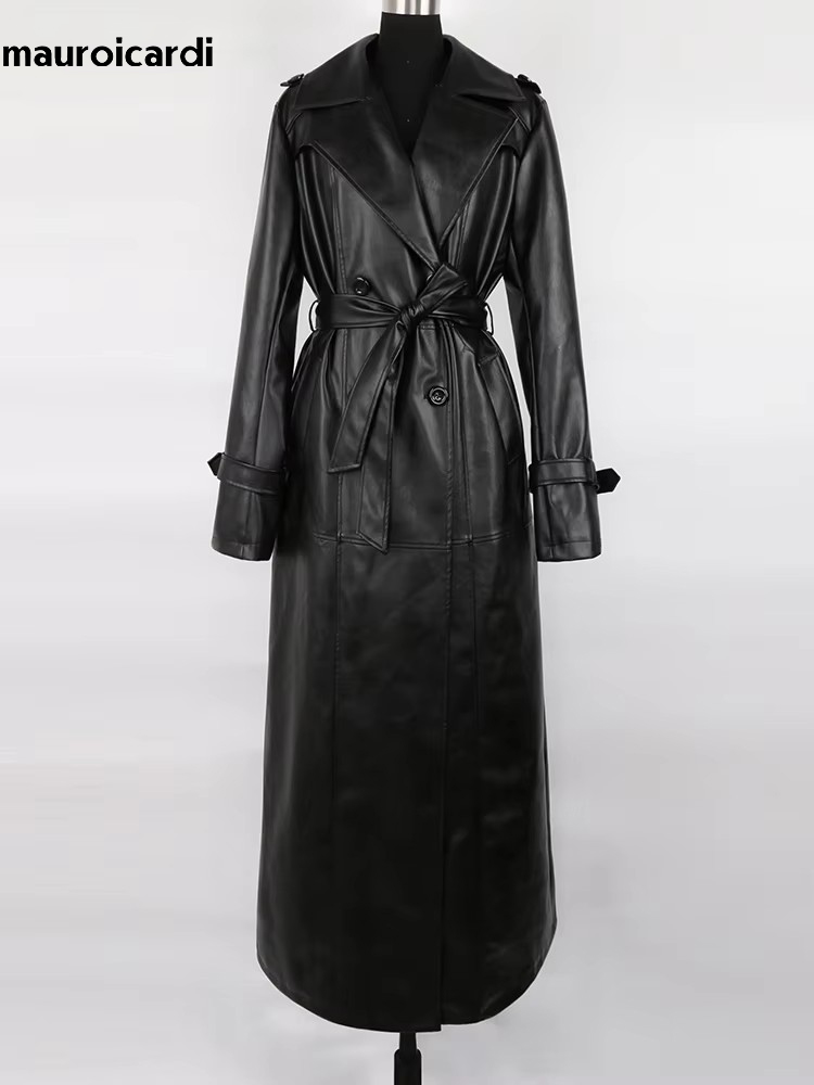 Mauroicardi Frühling Herbst Wasserdicht Schwarz Weiche Pu Leder Trenchcoat für Frauen Gürtel Zweireiher Bodenlangen Mantel 2025