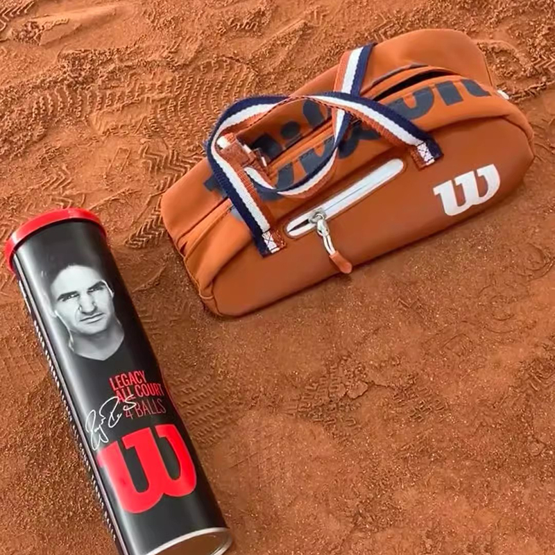 Wilson กระเป๋าถือขนาดเล็กหนัง PU กระเป๋าอุปกรณ์เทนนิสทัวร์ซูเปอร์กระเป๋าเดินทางขนาดเล็กกระเป๋ากีฬาแร็กเก็ต