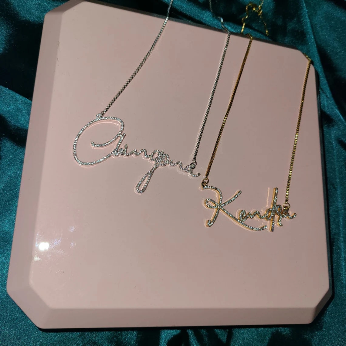 Collar con nombre de circón ostentoso personalizado para mujeres y hombres, colgante con nombre de piedra brillante personalizado de acero inoxidable, cadena, regalo de joyería