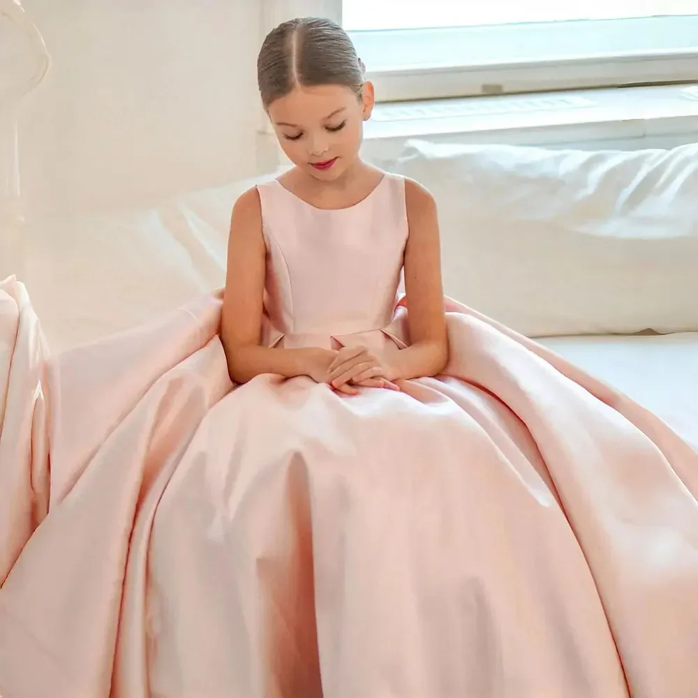 Elegant ยาวชุดสาวดอกไม้สีขาวโบว์ซาตินงานแต่งงานชุดแขนกุดวันเกิด First Holy Communion ชุดสําหรับหญิง
