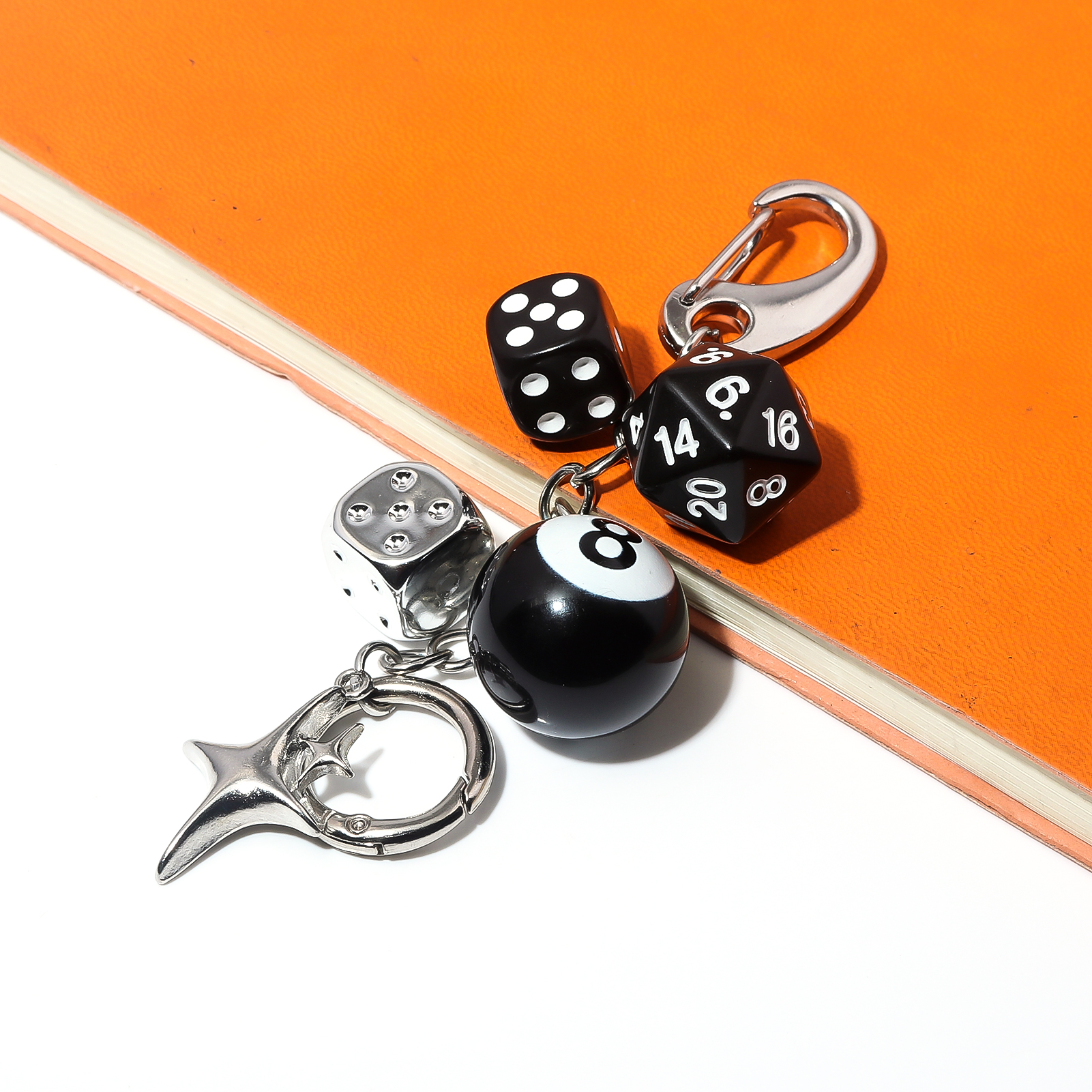 Llavero de billar con dados negros, colgante de Dados de la suerte Y2K de hip hop, colgante para bolso, accesorios de joyería Punk, dijes para bolso, regalo de cumpleaños