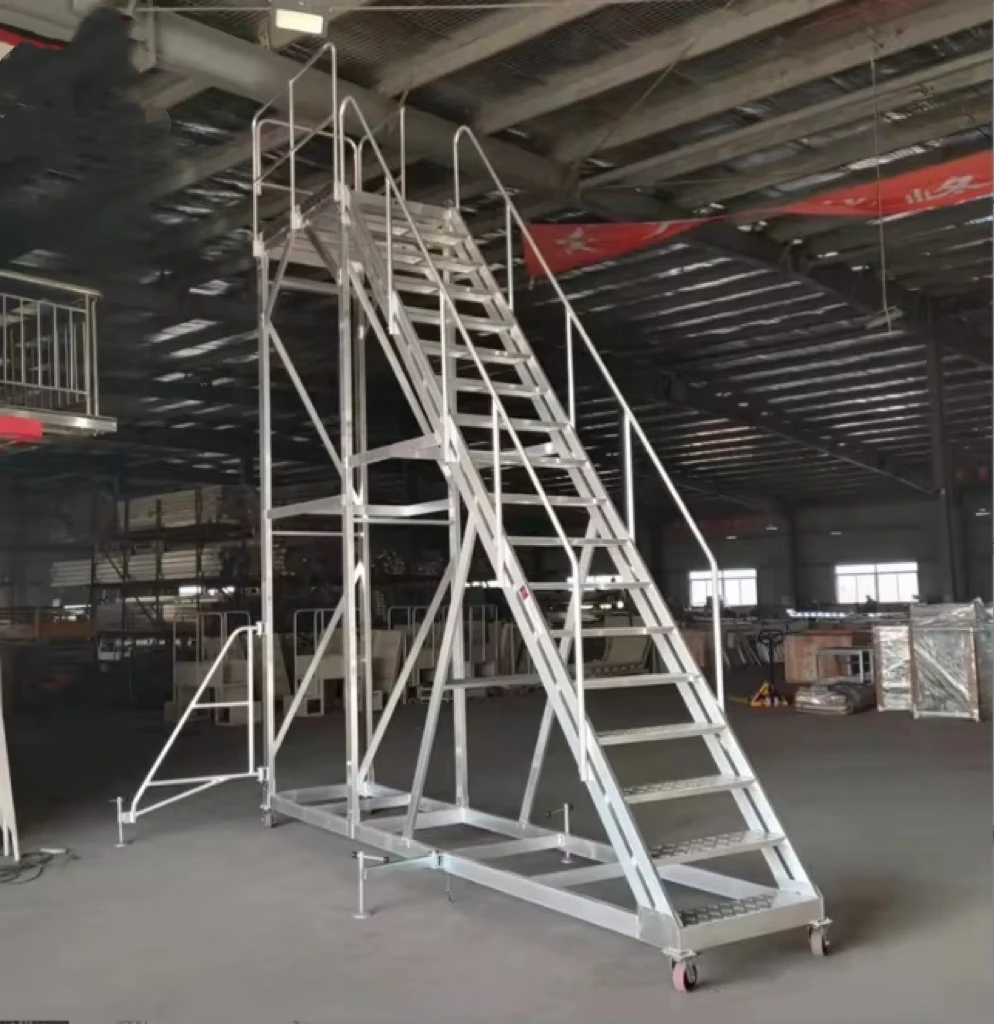 Orden de almacén de aislamiento de escalera de escalada extraíble de aluminio que recoge la escalera de plataforma móvil