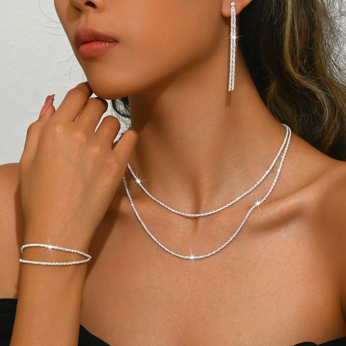 Set di gioielli con bracciale e collana a catena con clavicola placcata in argento lucido, accessori minimalisti per cielo stellato da donna