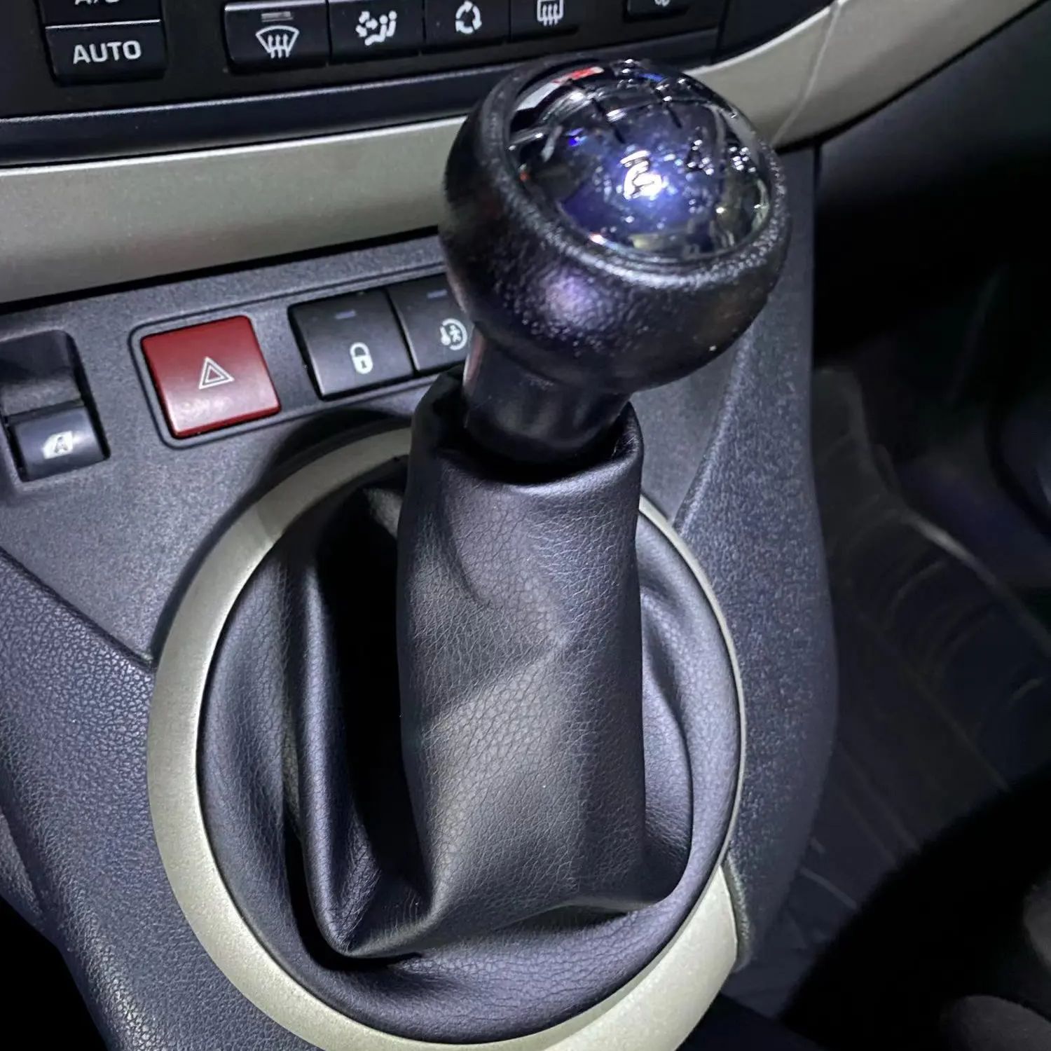 車のギアシフトノブゲートルブーツカバーシトロエンベルランゴ II プジョーパートナー II 2008 2009 2010-2018 インテリアアクセサリー