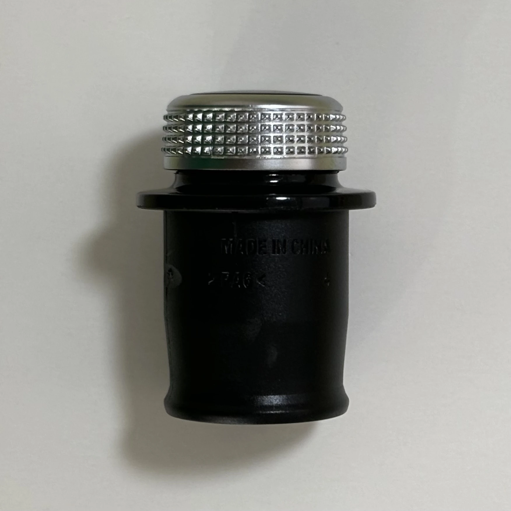 Auto-Zigarettenanzünder-Dekorationsabdeckung, verchromter Zigarettenanzünder-Stecker für Audi A3 A4 A5 Q2 Q7 R8 8W0 919 311 12 V