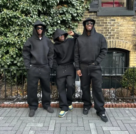 Lässiges Sweatshirt-Set für Herren, bequemes zweiteiliges Outfit im Streetwear-Stil für Herren