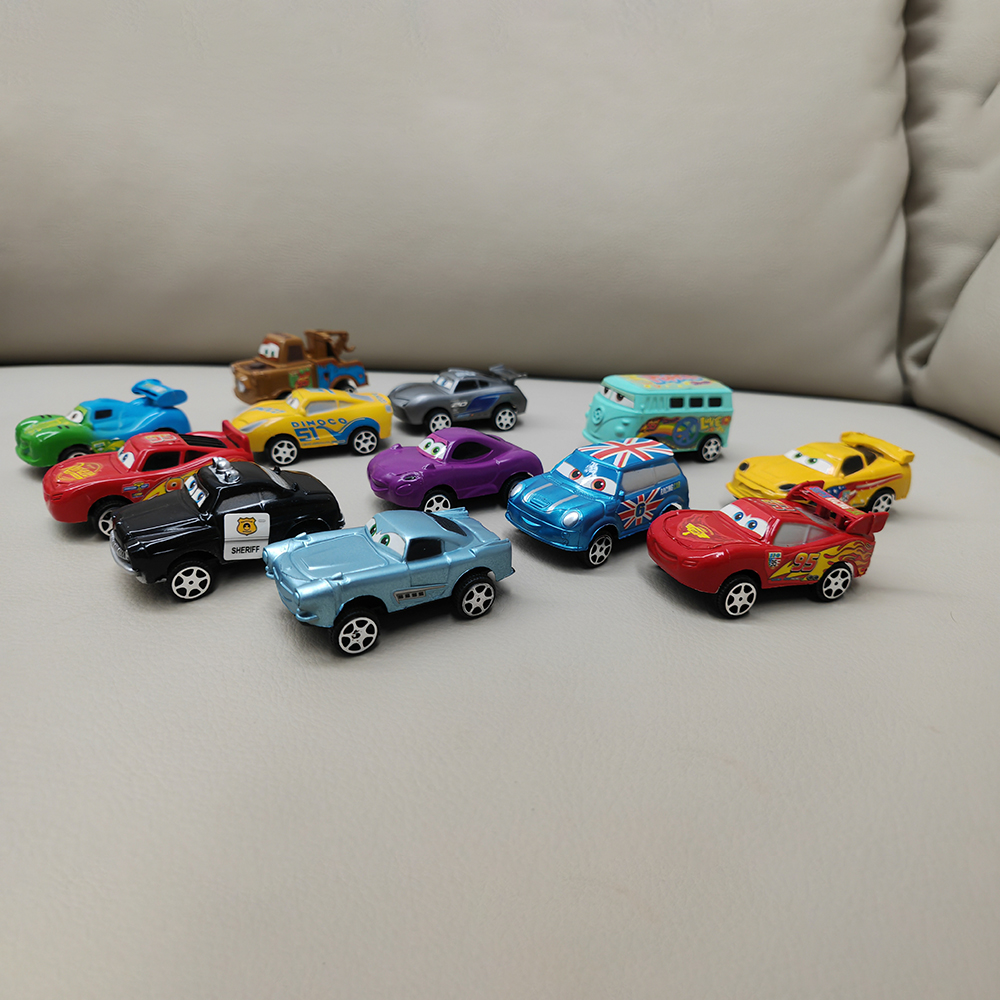 12 teile/satz Heißer Verkauf Pixar Cars Lightning Mcqueen Jackson Storm Mater Pvc Modell Back-Force Auto Spielzeug Für Kinder geburtstag Geschenk Set
