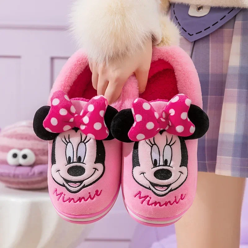 Disney Minnie เด็กรองเท้าแตะผ้าฝ้ายกระเป๋าส้นฤดูหนาวเด็กลื่นผม Mop รองเท้าบ้านในร่มน่ารักรองเท้าผ้าฝ้ายฤดูหนาว
