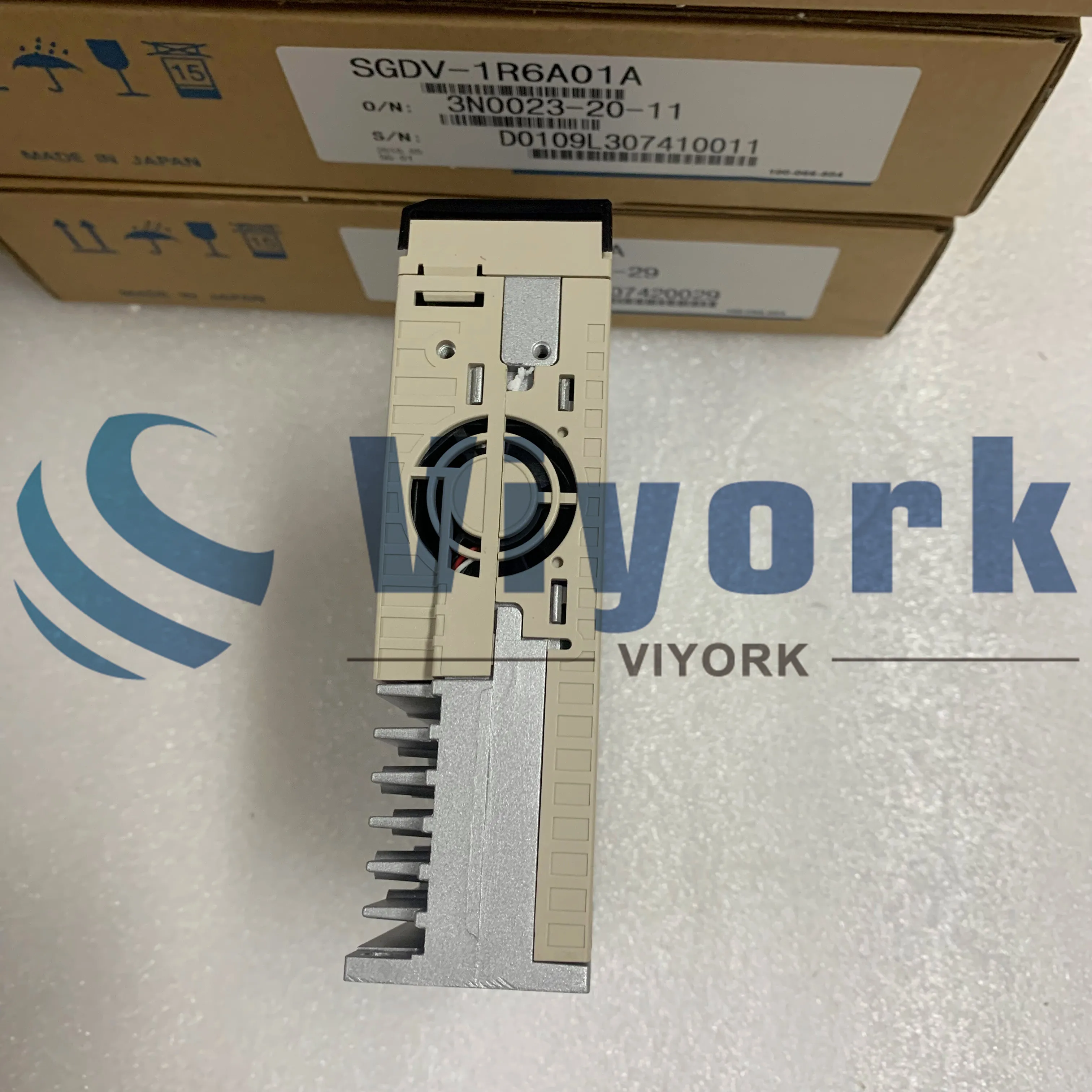 SGDV-1R6A05B SERVO DRIVE NEW