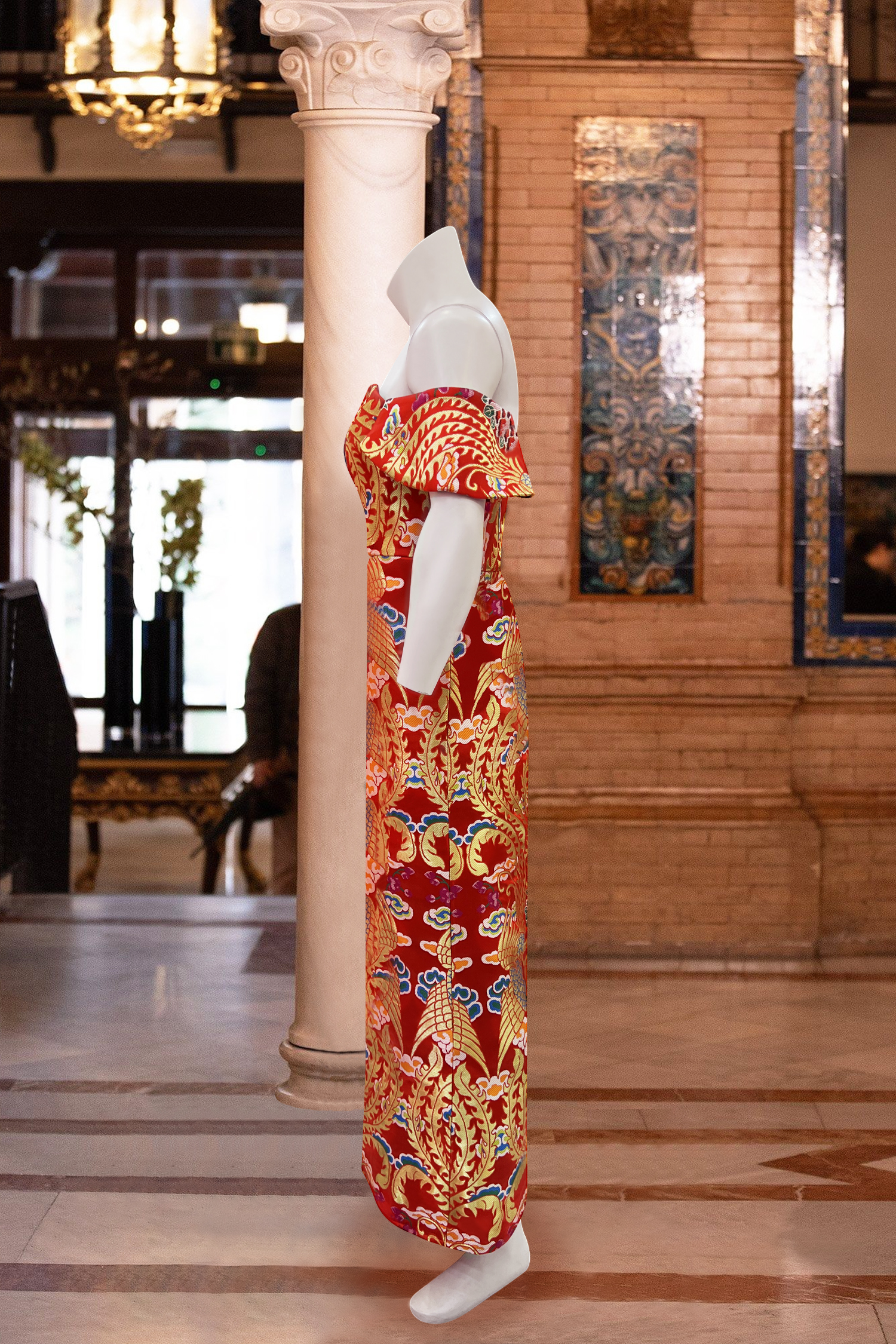 Tailor shop customizes bride's mother dress with shoulder blocking and contrasting fishtail skirt